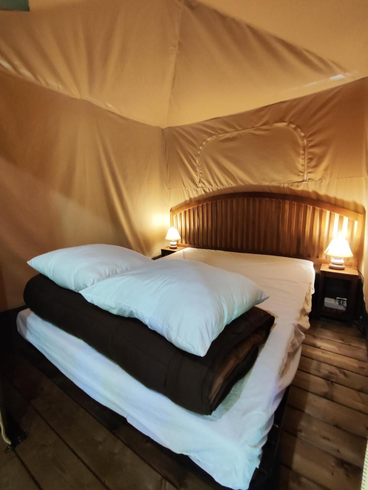 Camping Porte Des Alpilles By M.A Destination Glamping Saint-Etienne-du-Gres Exterior photo