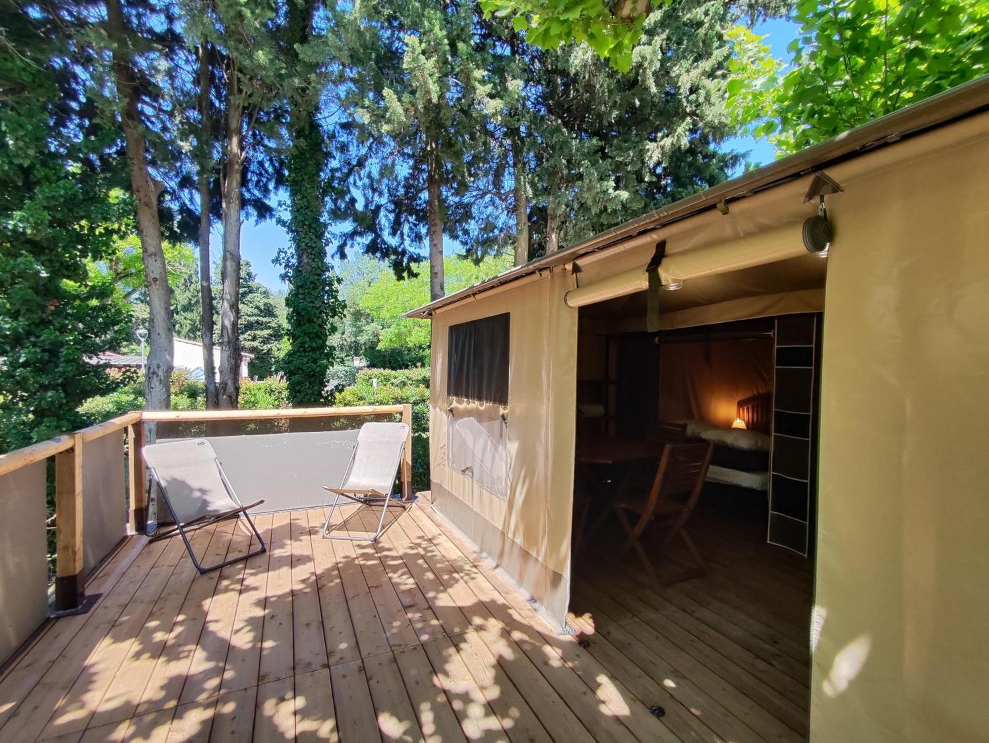 Camping Porte Des Alpilles By M.A Destination Glamping Saint-Etienne-du-Gres Exterior photo
