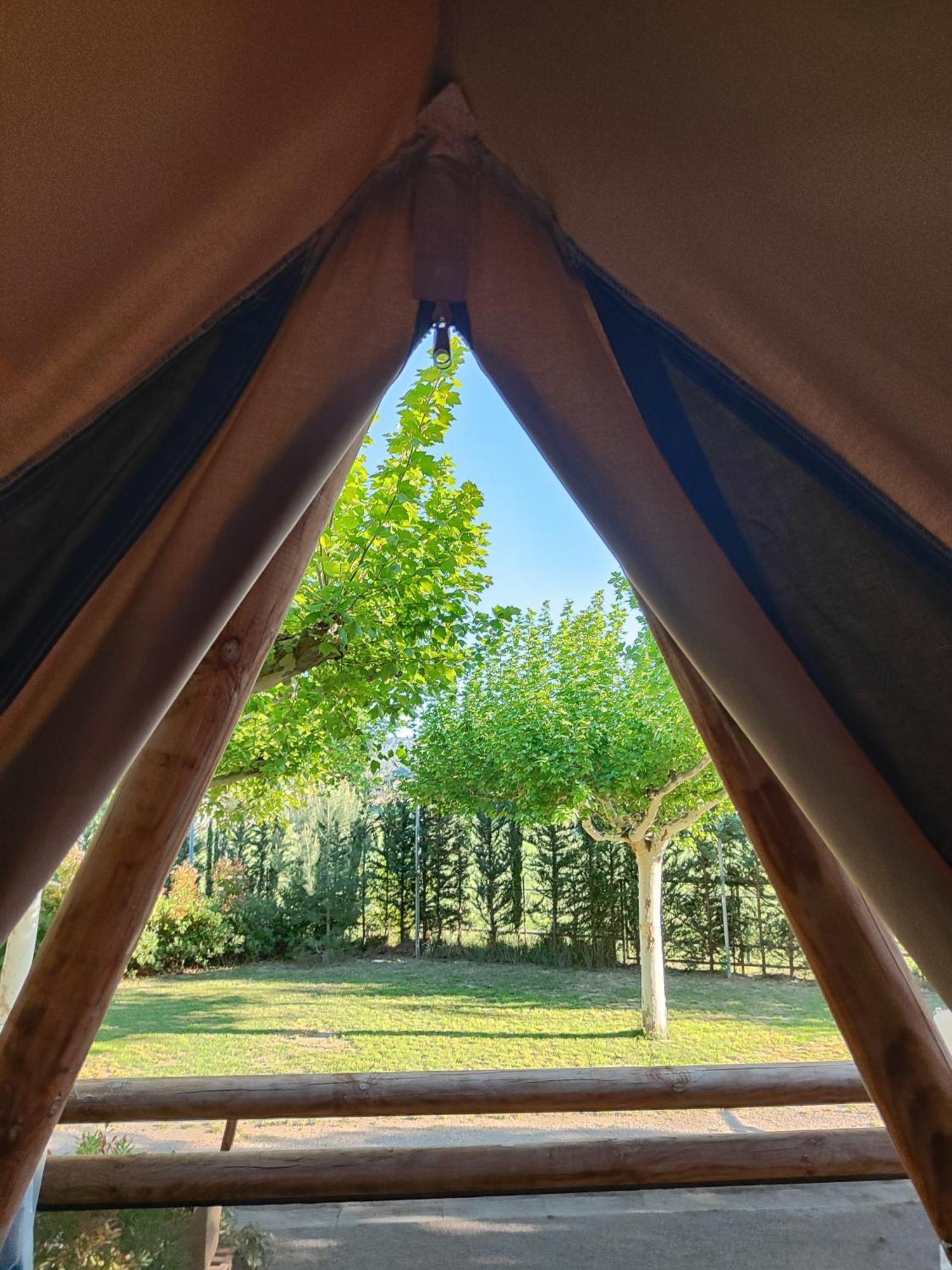 Camping Porte Des Alpilles By M.A Destination Glamping Saint-Etienne-du-Gres Exterior photo